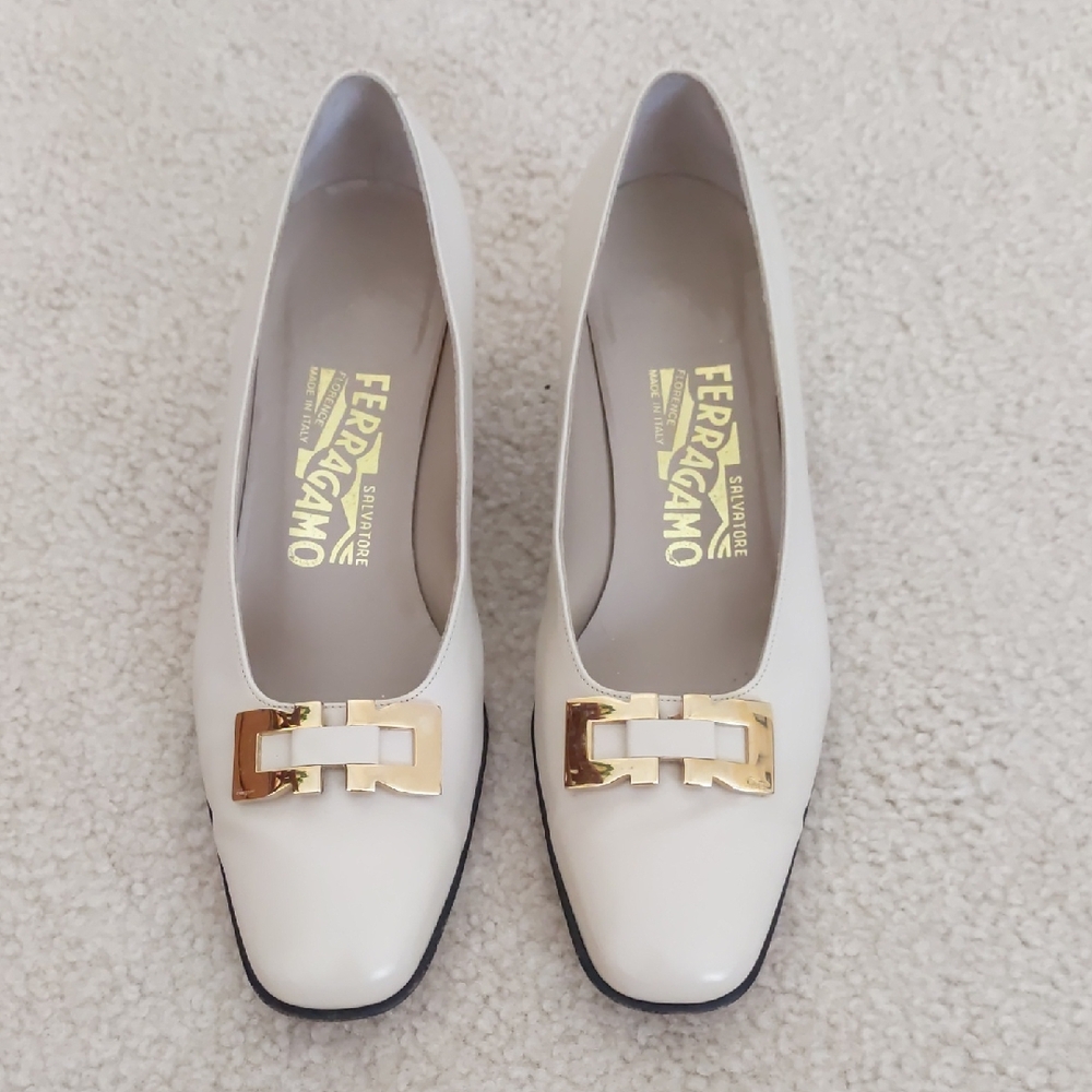 Salvatore Ferragamo Women's White Cream Leather Heeled Loafers with Gold Accent